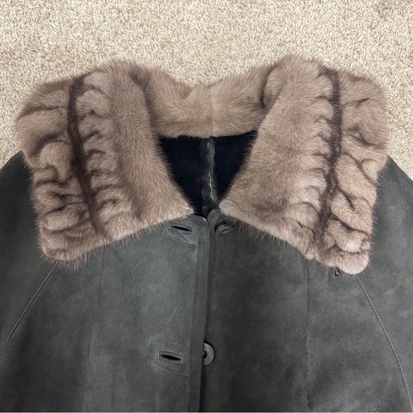 Pellacci sheepskin coat - Picture 8 of 10